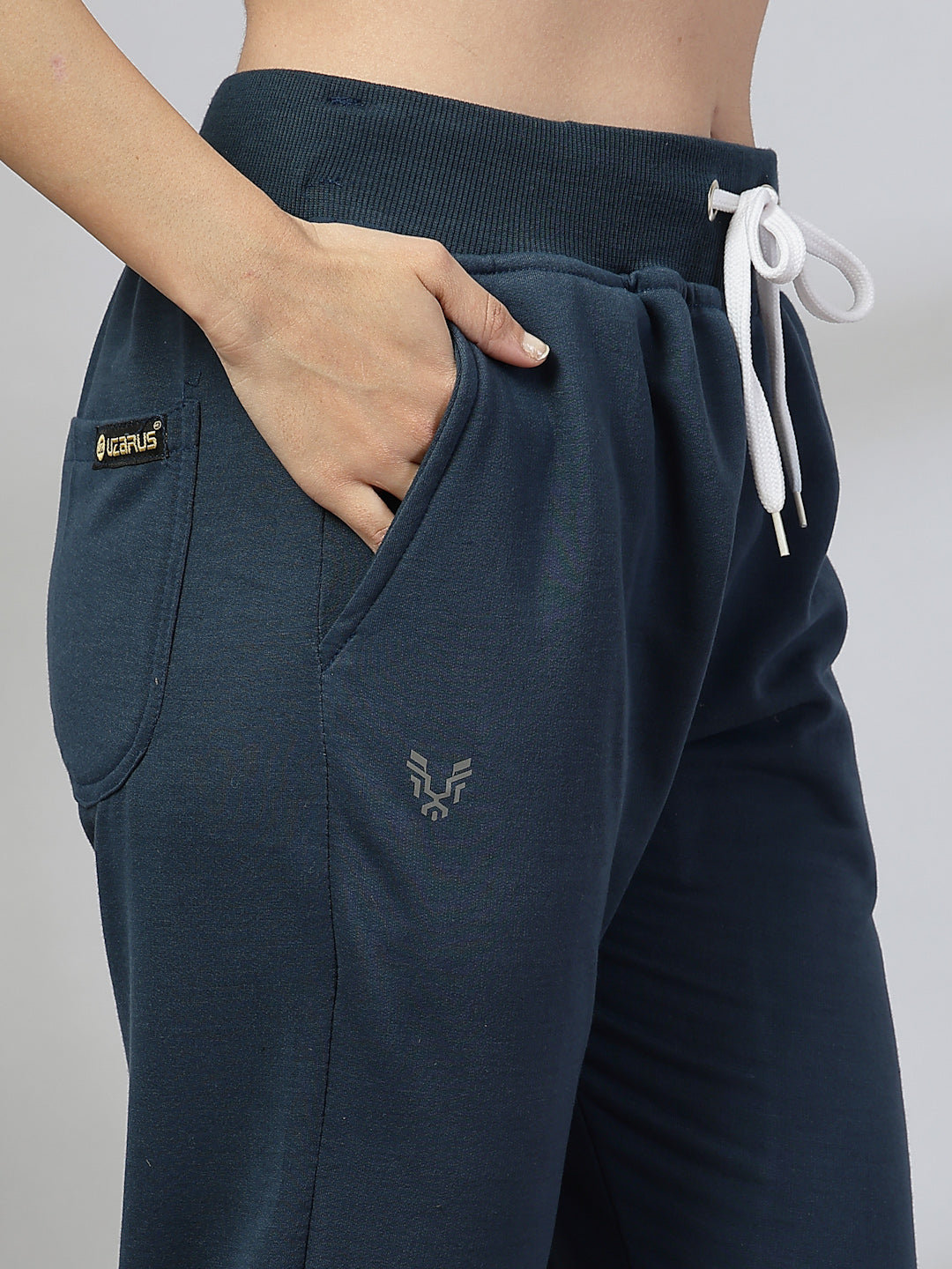 UZARUS Stay Warm and Stylish: Women's Fleece-Lined Regular Fit Heavy Weight Winter Trackpants with 3 Pockets