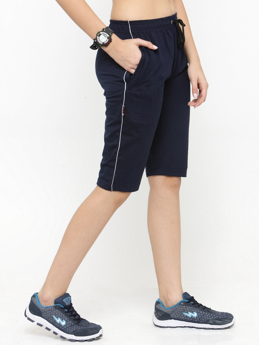 Short Capri Pants Technical Fashion Illustration with Knee Length, Normal  Waist, Slashed Pocket, Extended Waistband Stock Vector - Illustration of  casual, capri: 210160316